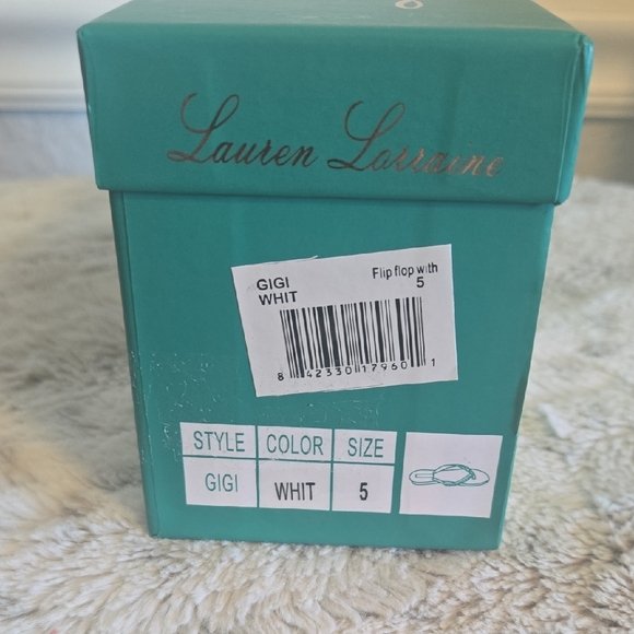 Lauren Lorraine Gigi White Rhinestone Flip Flops Sandals Size 5 – NWT - Picture 2 of 2